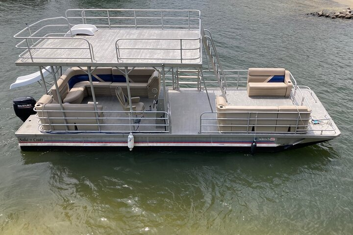 8-Hour Ultimate Party Pontoon Boat Rental in Chincoteague Island - Photo 1 of 2